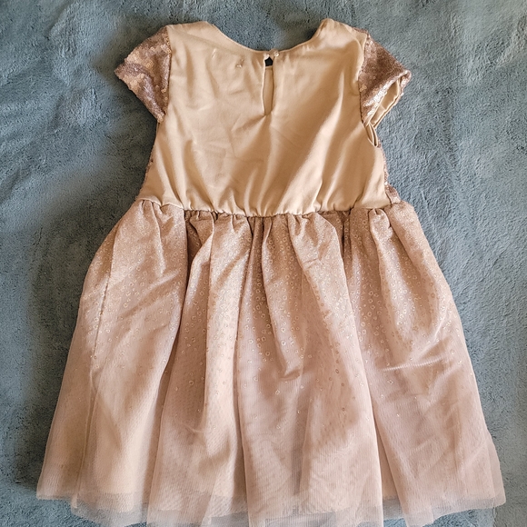 Assorted Girls' Dresses Collection - Picture 7 of 16